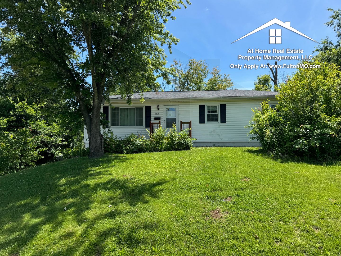 Fulton House: 1304 Bradley Lane