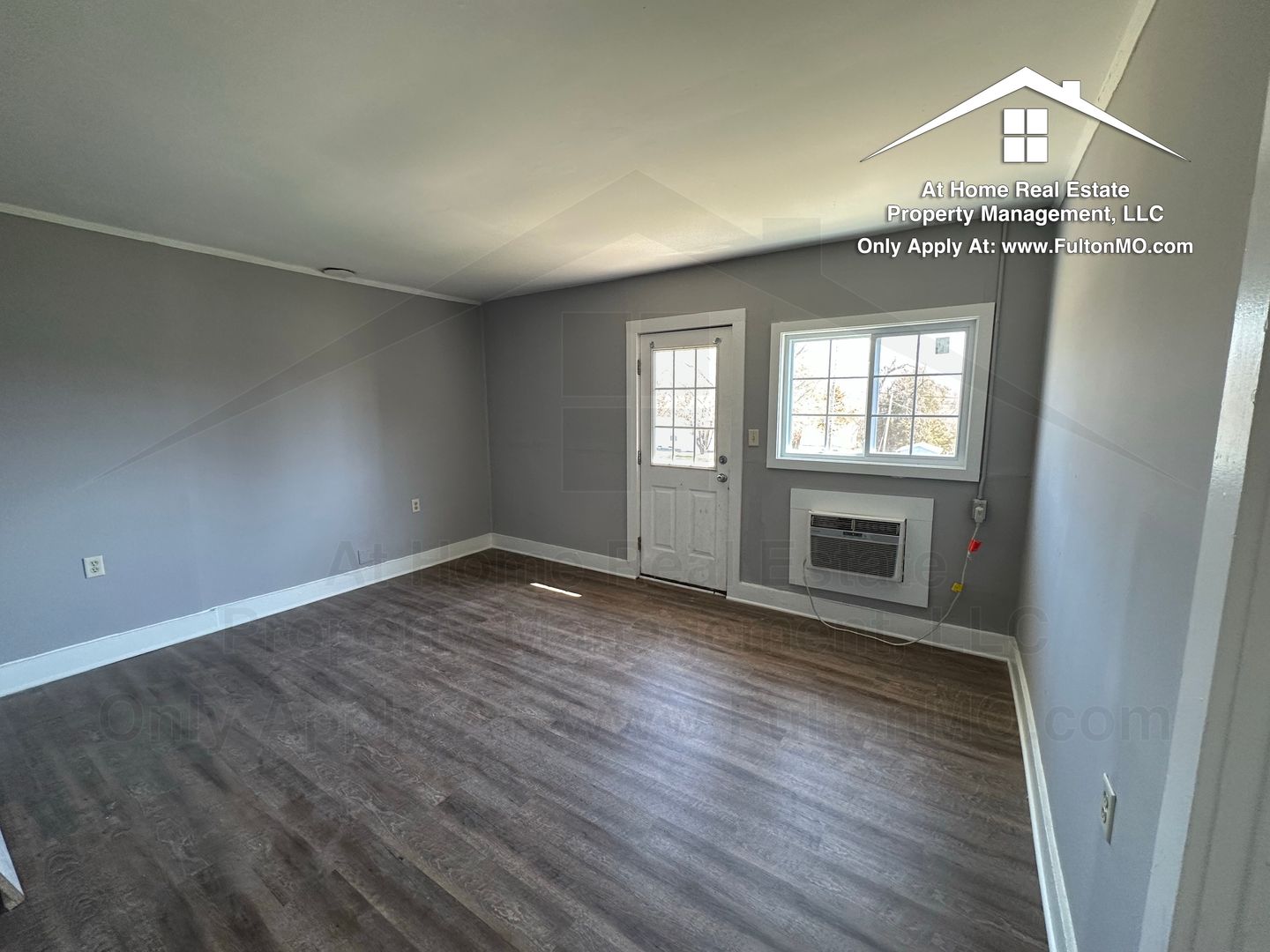 Fulton Apartment: 500 Churchill Road