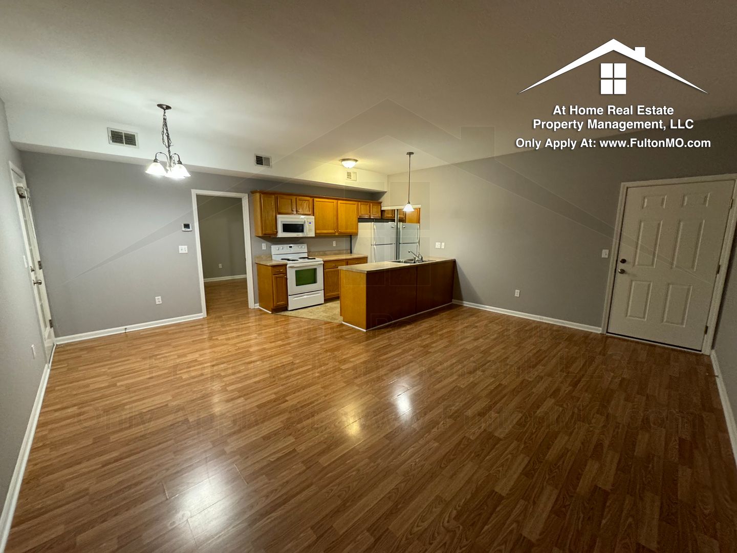 Auxvasse Apartment: 211 North Main Street