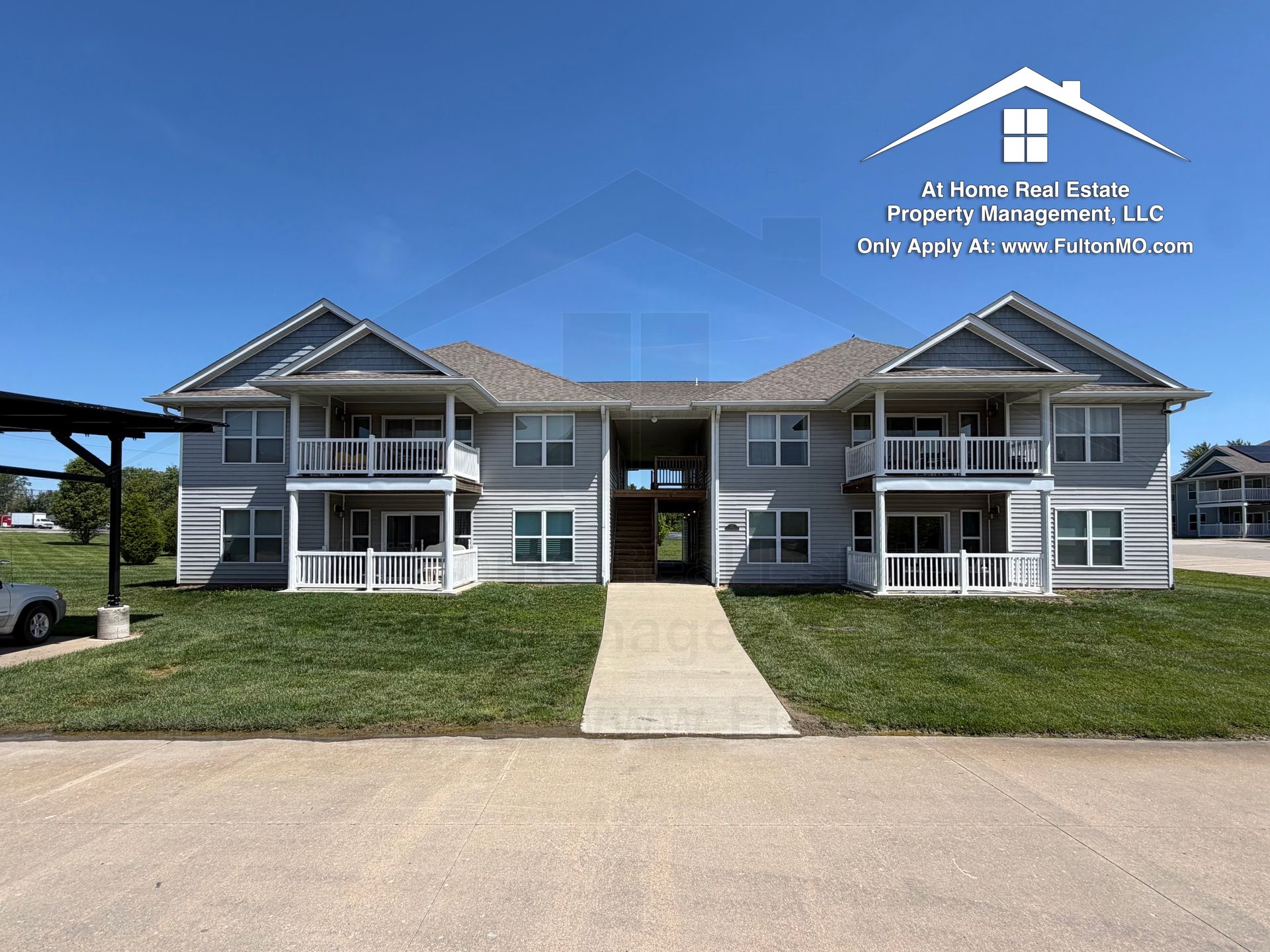 Fulton Apartment: 301 East Saint Eunice Road