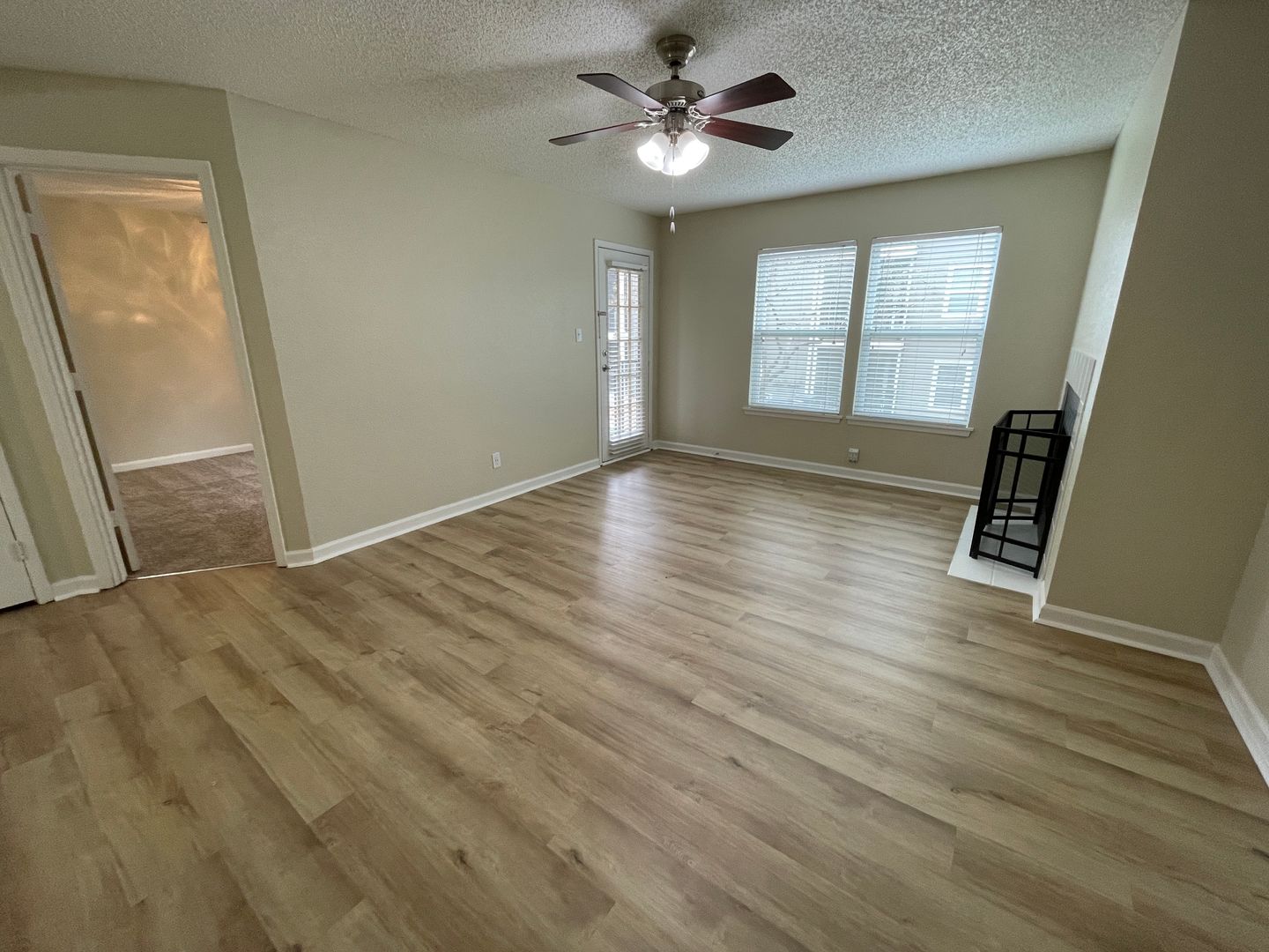 Shawnee Apartment: 11115 W 64th Terrace