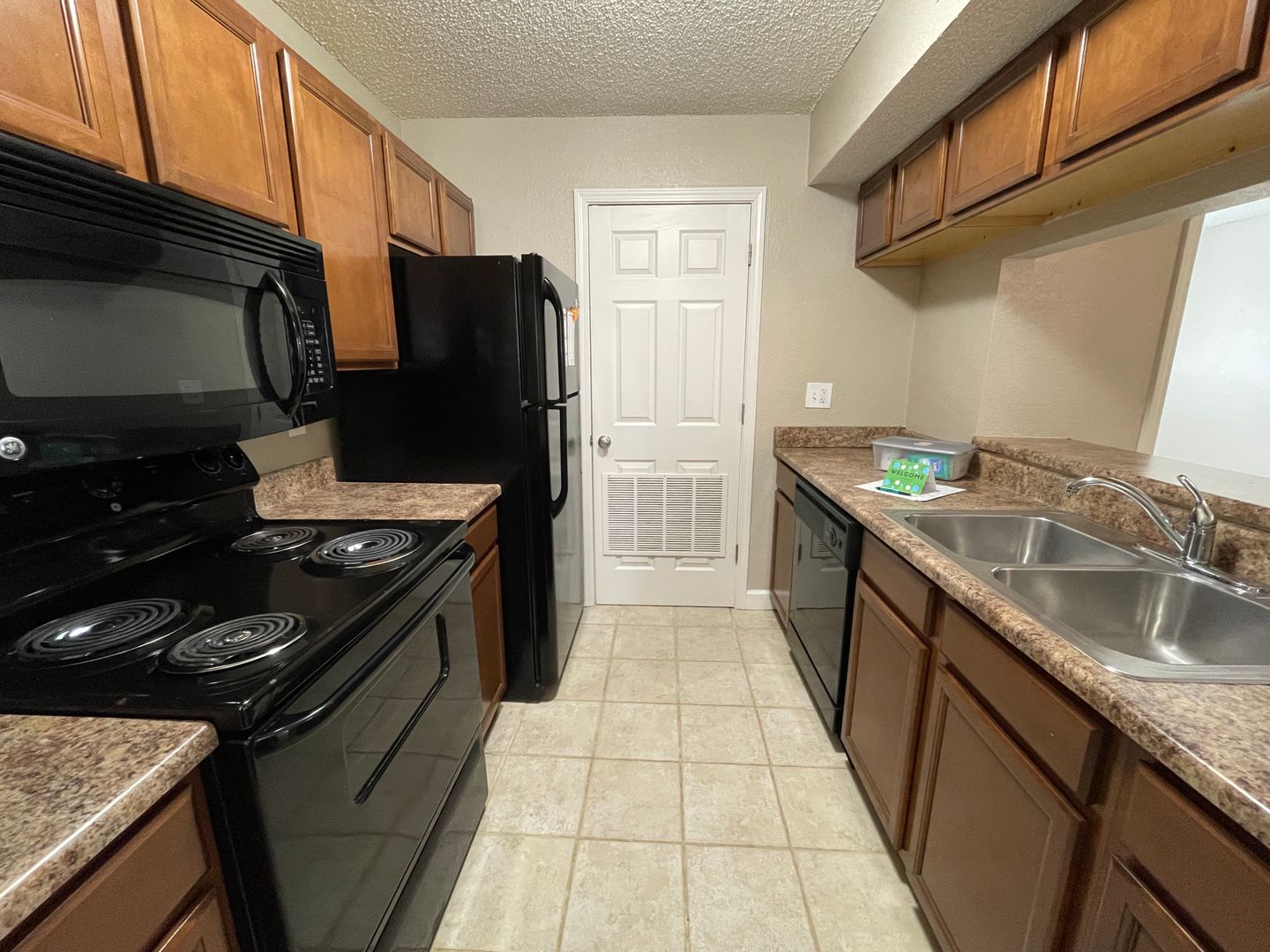 Shawnee Apartment: 11115 W 64th Terrace