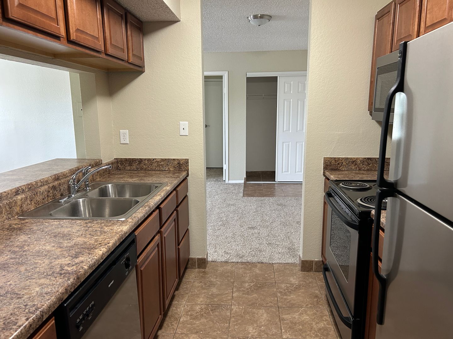 Shawnee Apartment: 11115 W 64th Terrace