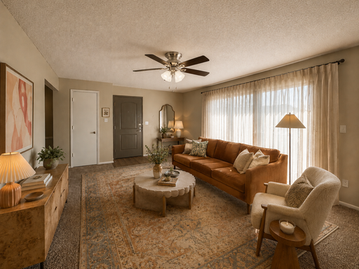 Top floor two bedroom apartment with private balcony – photo 1