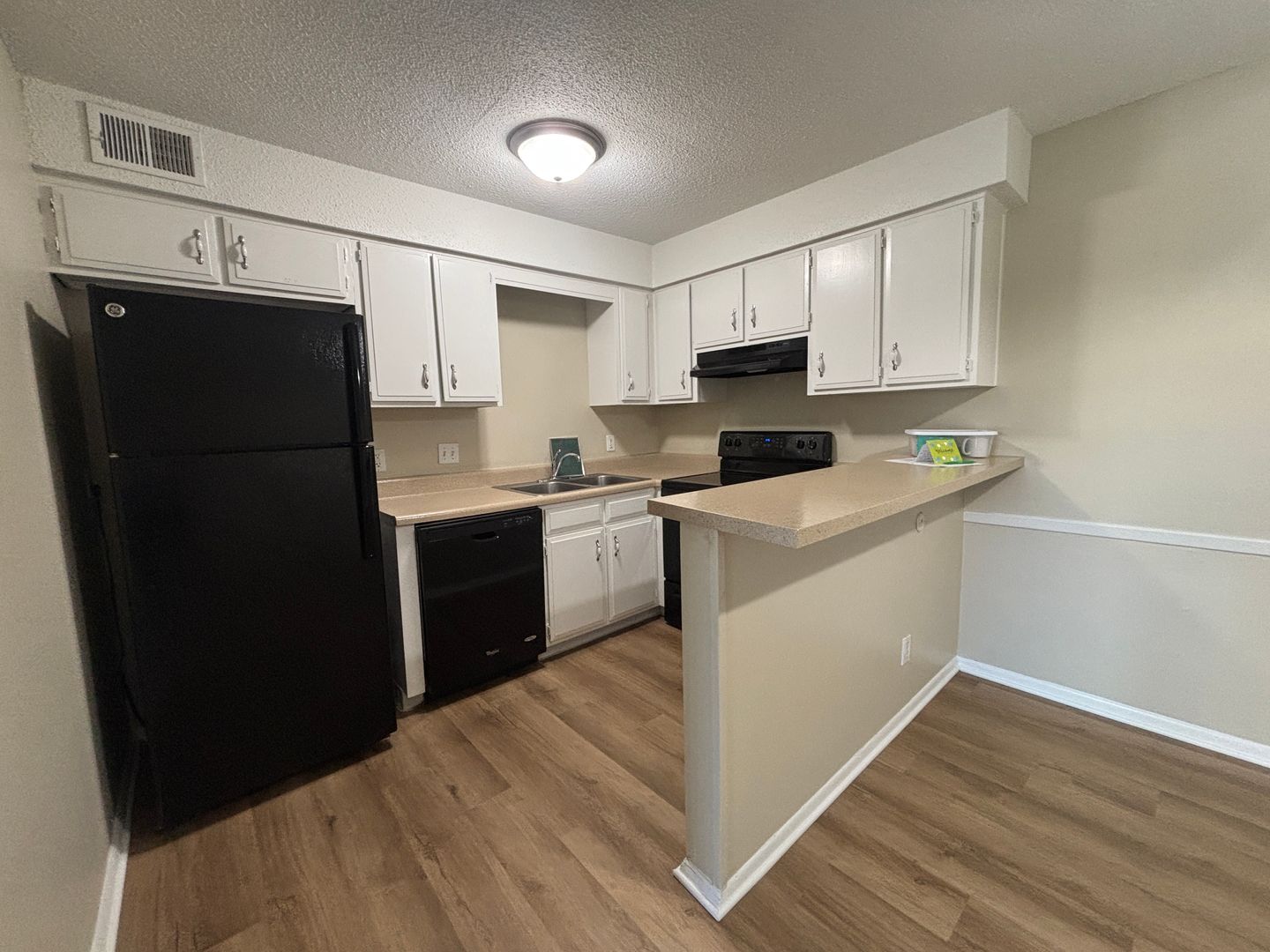 Mission Apartment: 5920 Reeds Rd