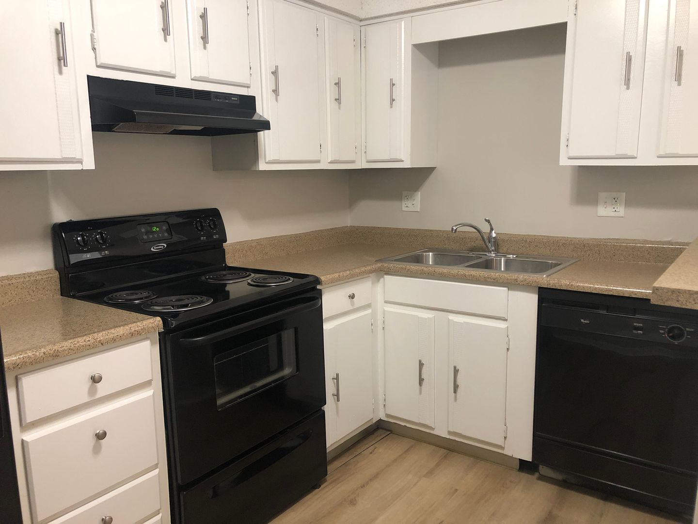Mission Apartment: 5708 Outlook