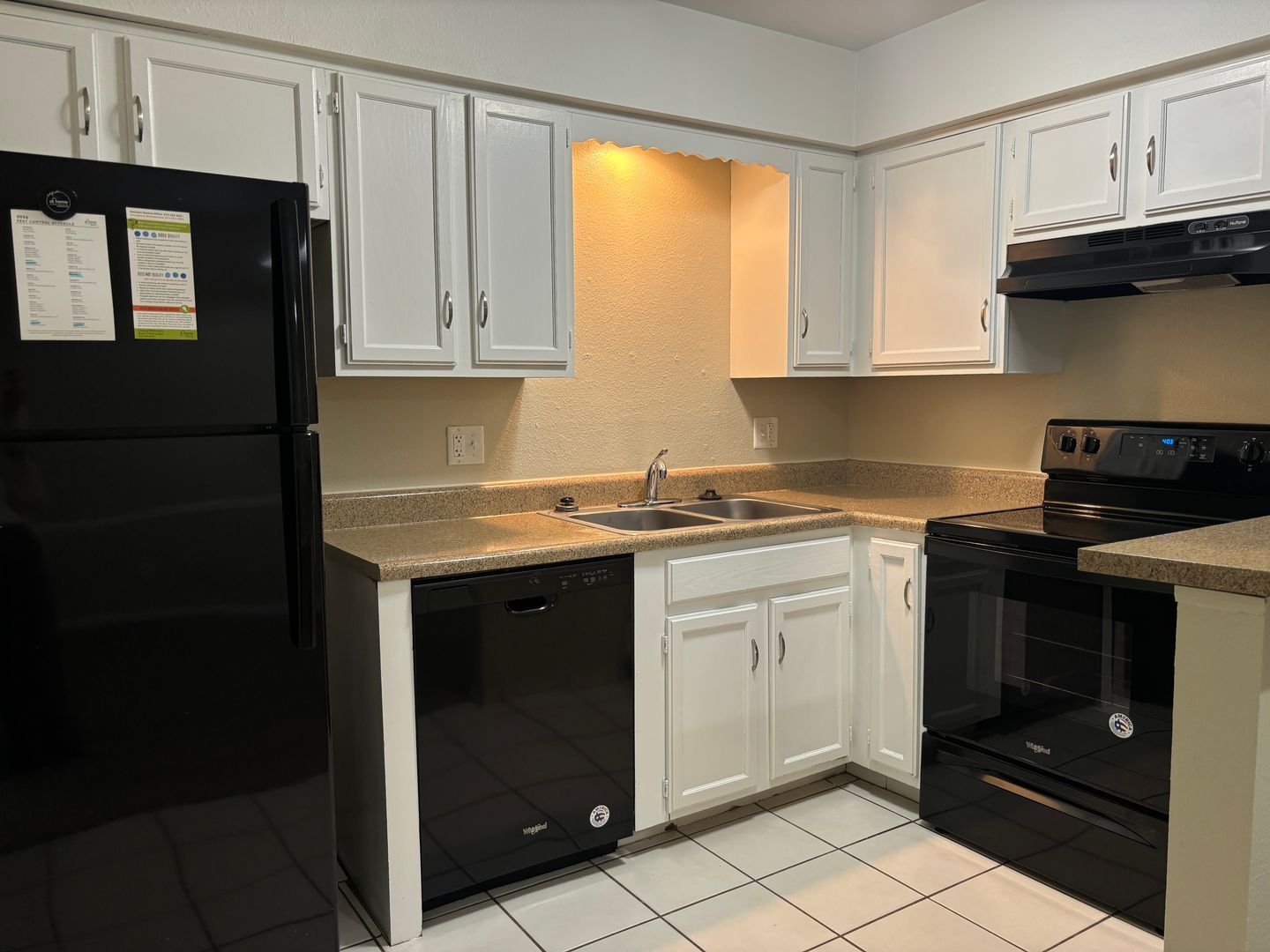Mission Apartment: 5920 Reeds Rd