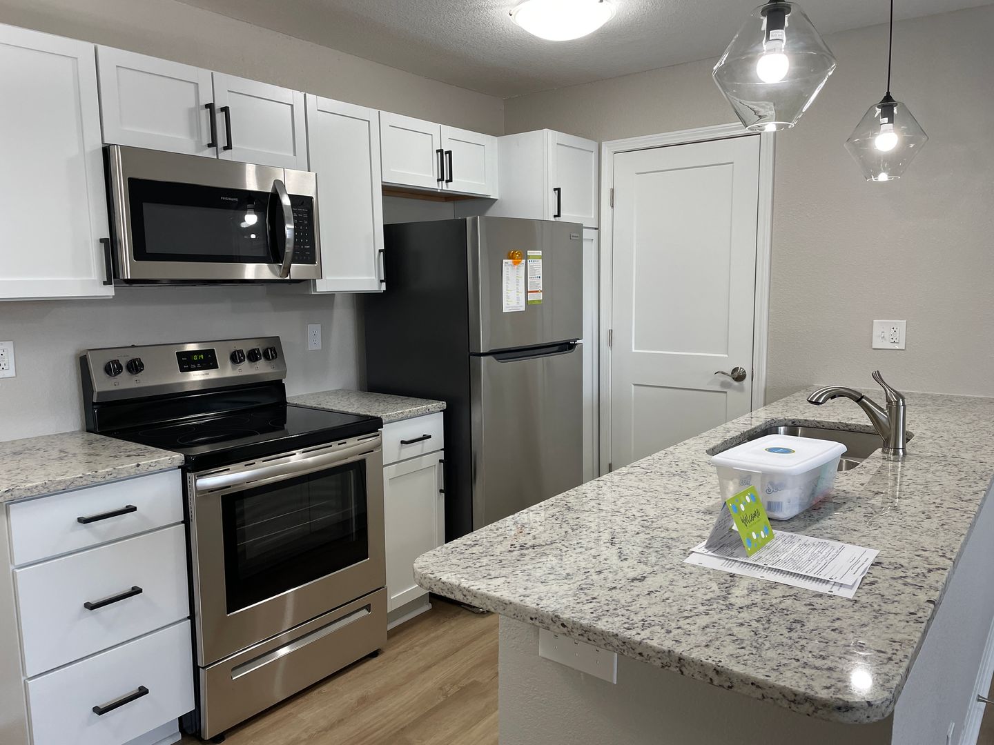 Shawnee Apartment: 11115 W 64th Terrace