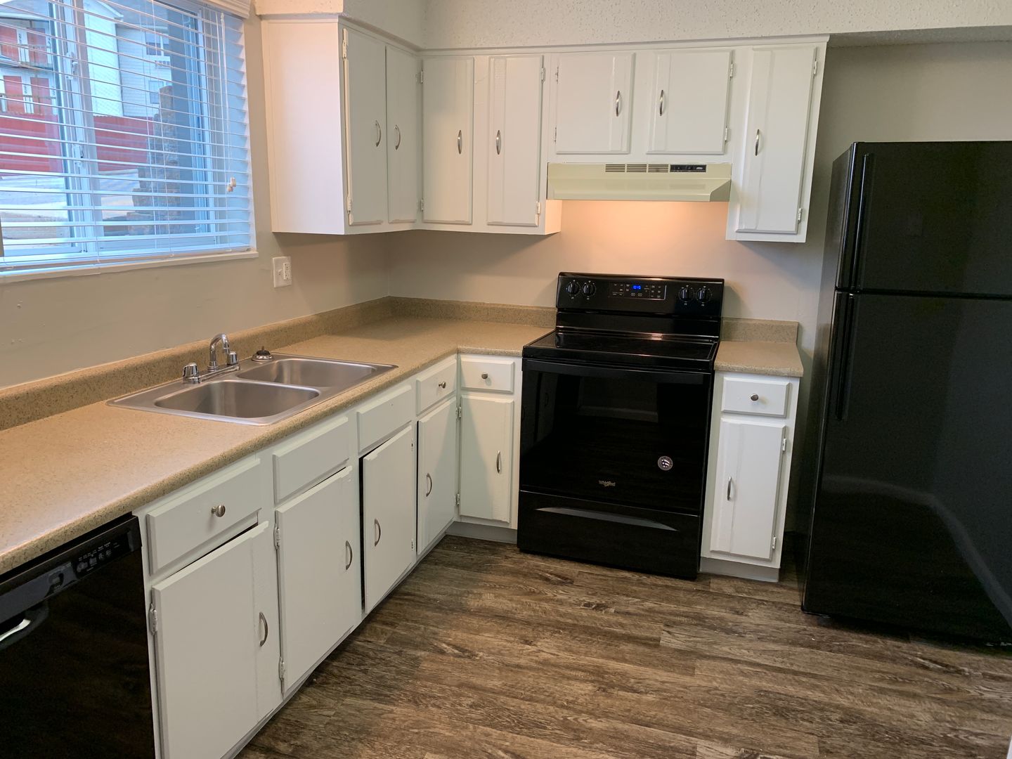 Mission Apartment: 5907 Reeds Rd