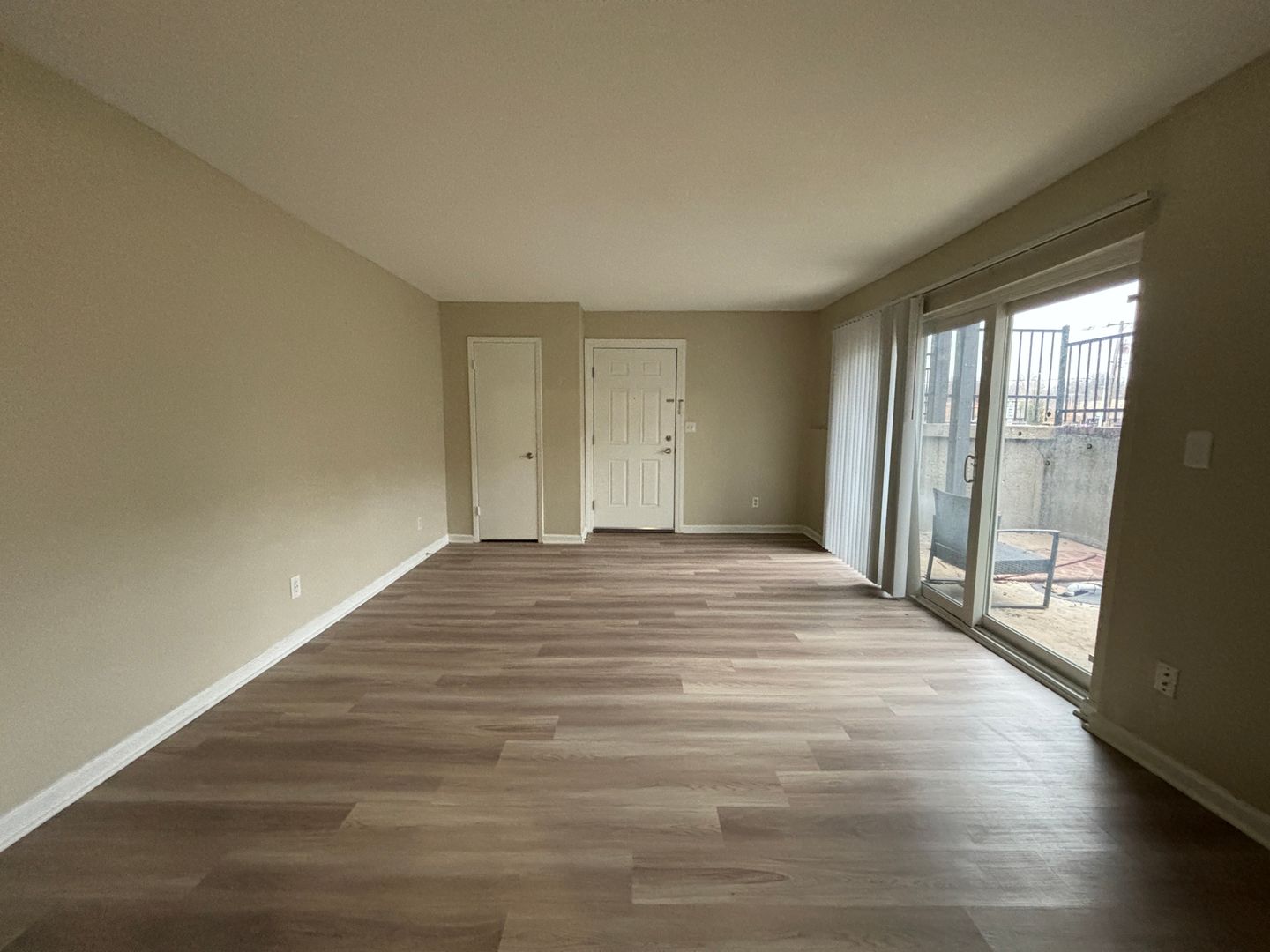 Mission Apartment: 5920 Reeds Rd