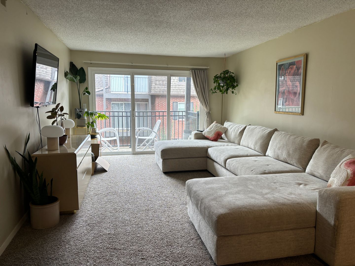 Mission Apartment: 5708 Outlook
