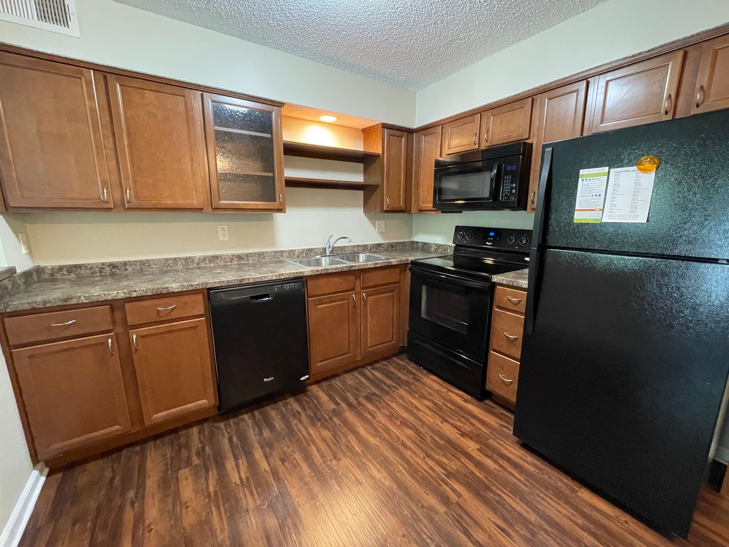 Mission Apartment: 5708 Outlook