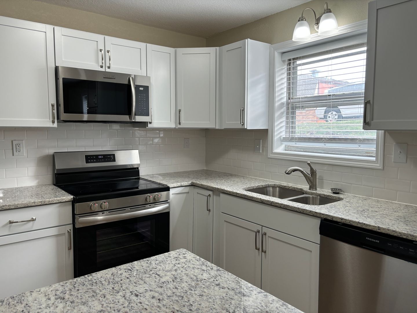 Mission Apartment: 5932 Outlook