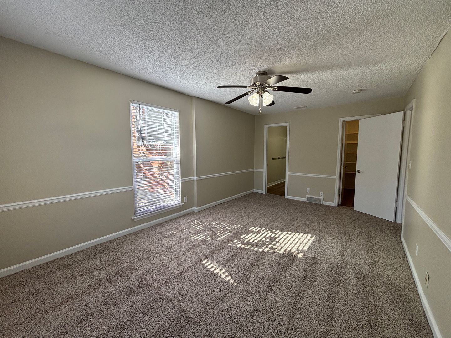 Mission Apartment: 5932 Outlook
