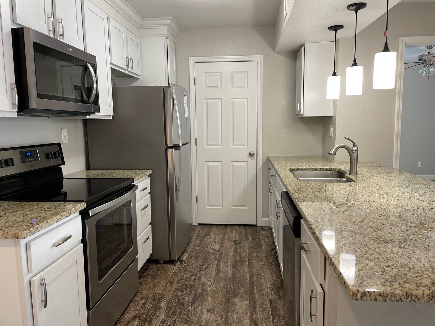 Shawnee Apartment: 11115 W 64th Terrace