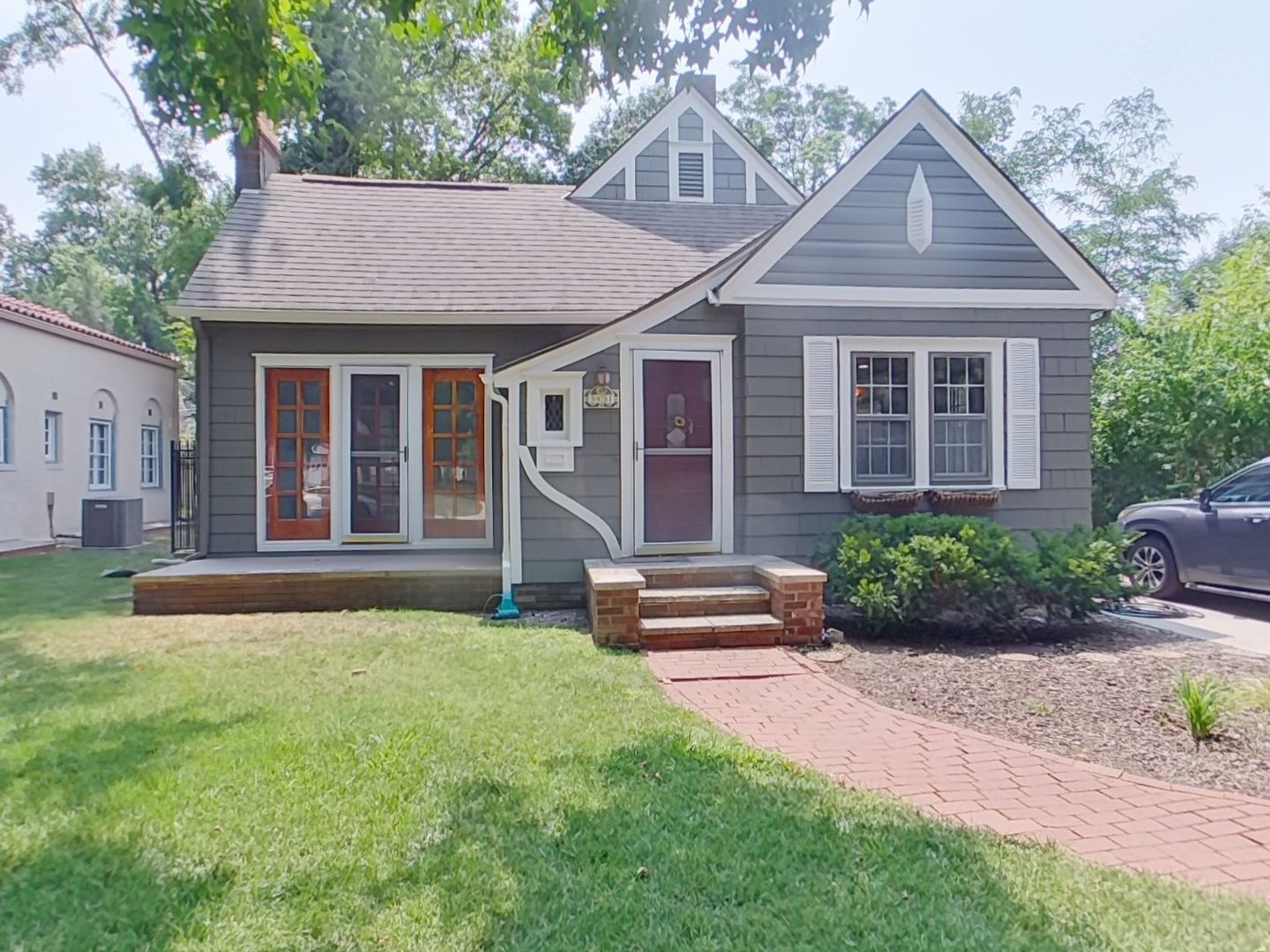 Wichita House: 3431 E Pine St