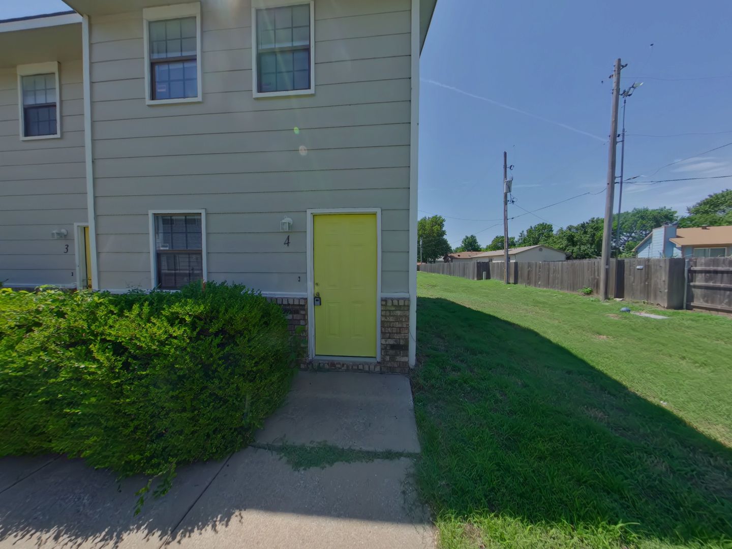 Wichita House: 3227 S Illinois Apt 4