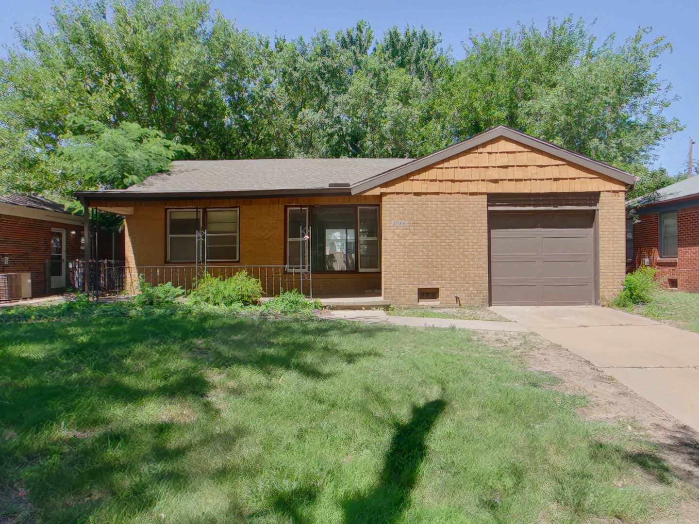 Wichita House: 1739 S Lexington Rd