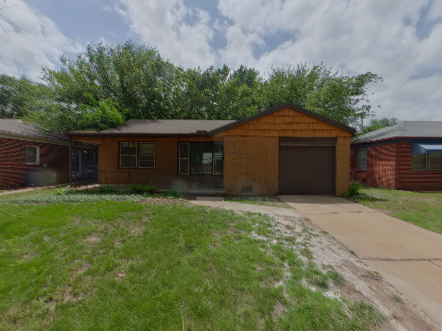 Wichita House: 1739 S Lexington Rd