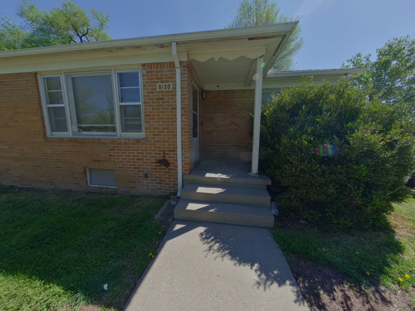 Wichita Apartment: 6130 E Harry St