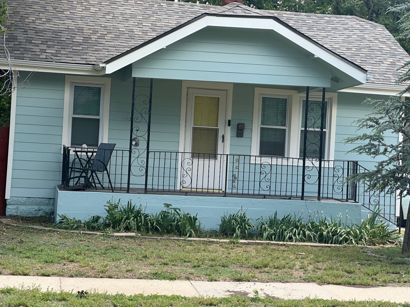 Wichita House: 120 S St Clair St
