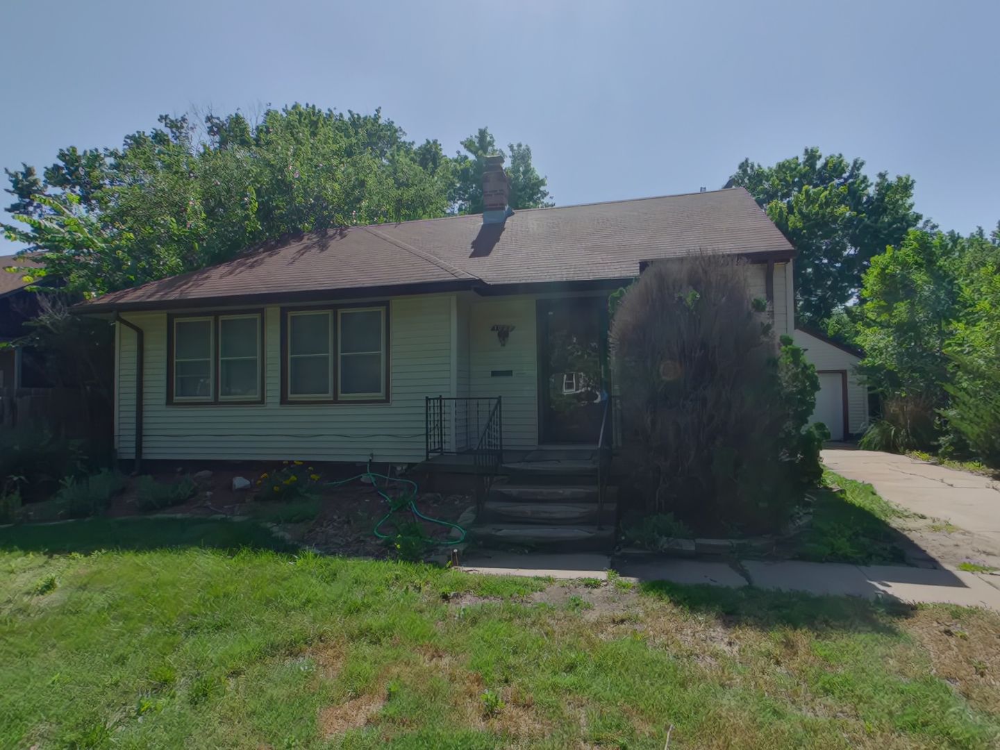 Wichita House: 1027 North Old Manor Road