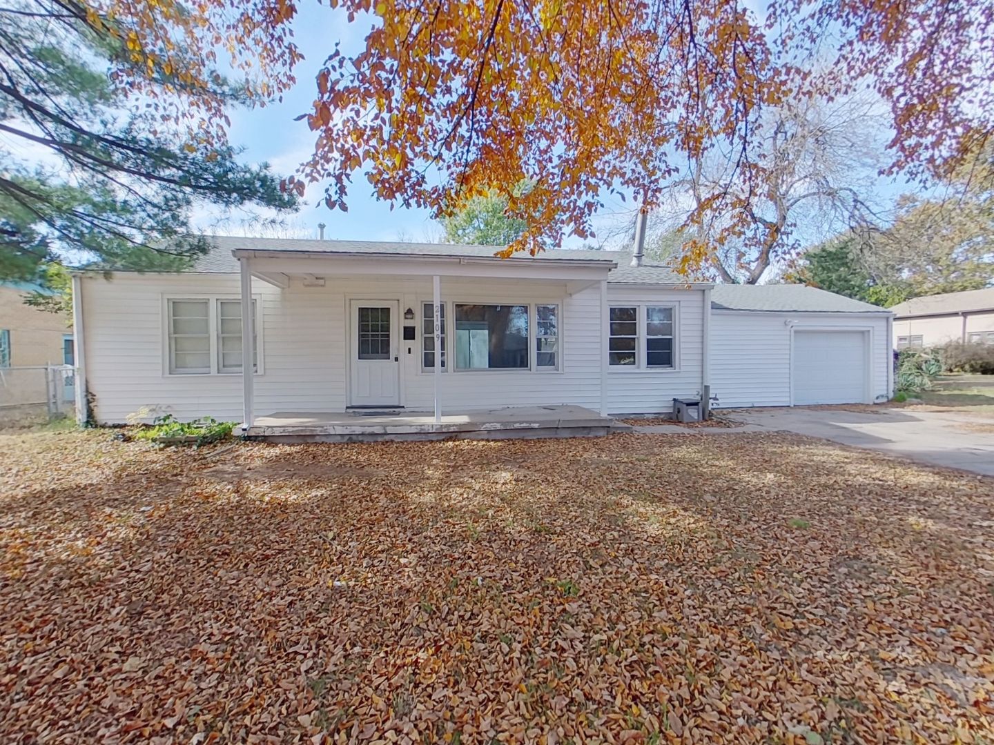 Wichita House: 2109 S Grove St