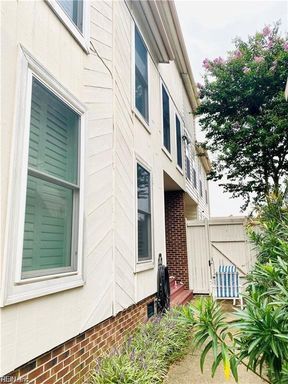 120 50th Street, Virginia Beach, VA 23451