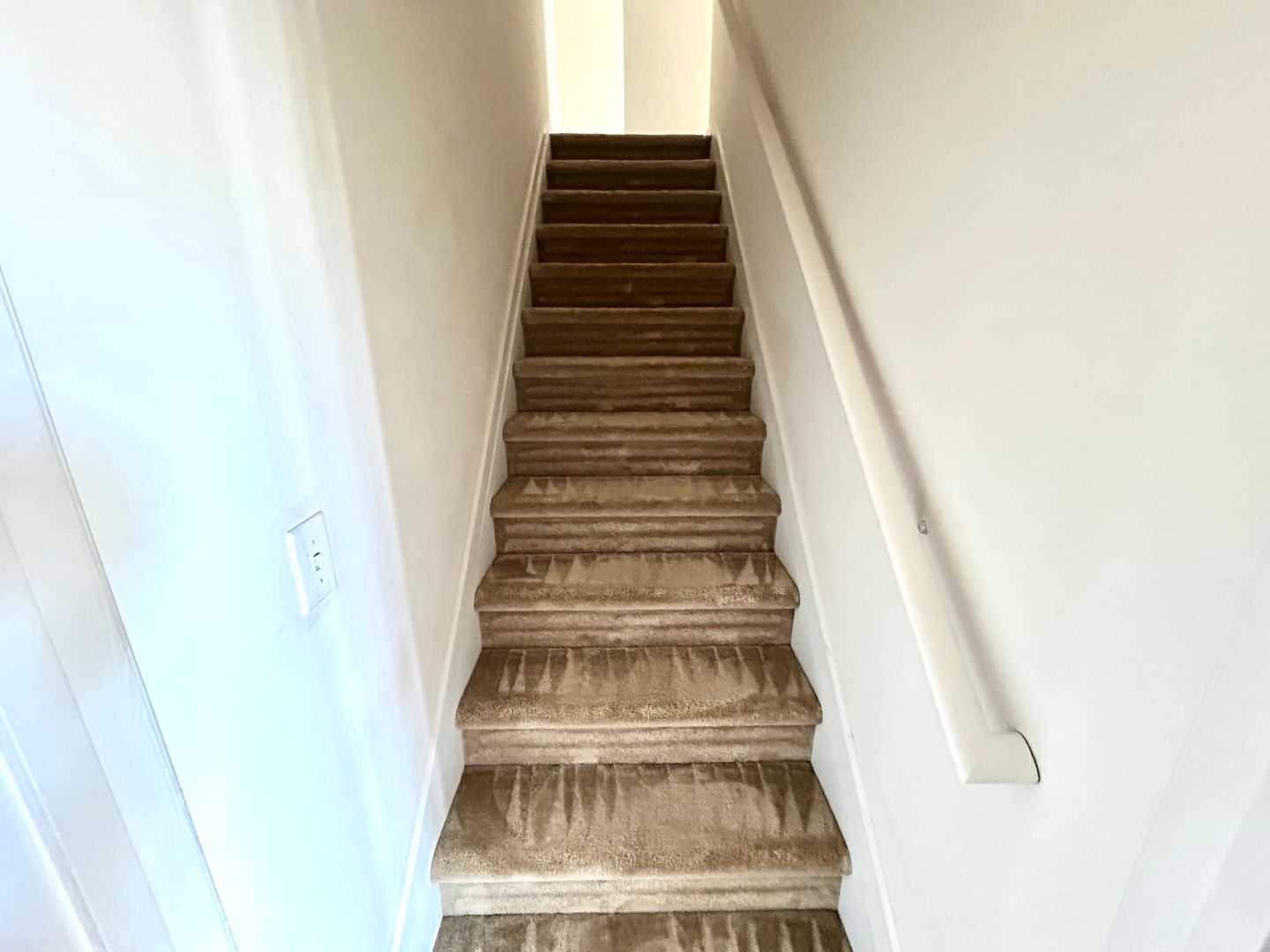 1142 Wicker Oak Dr., Lawrenceville, GA 30043