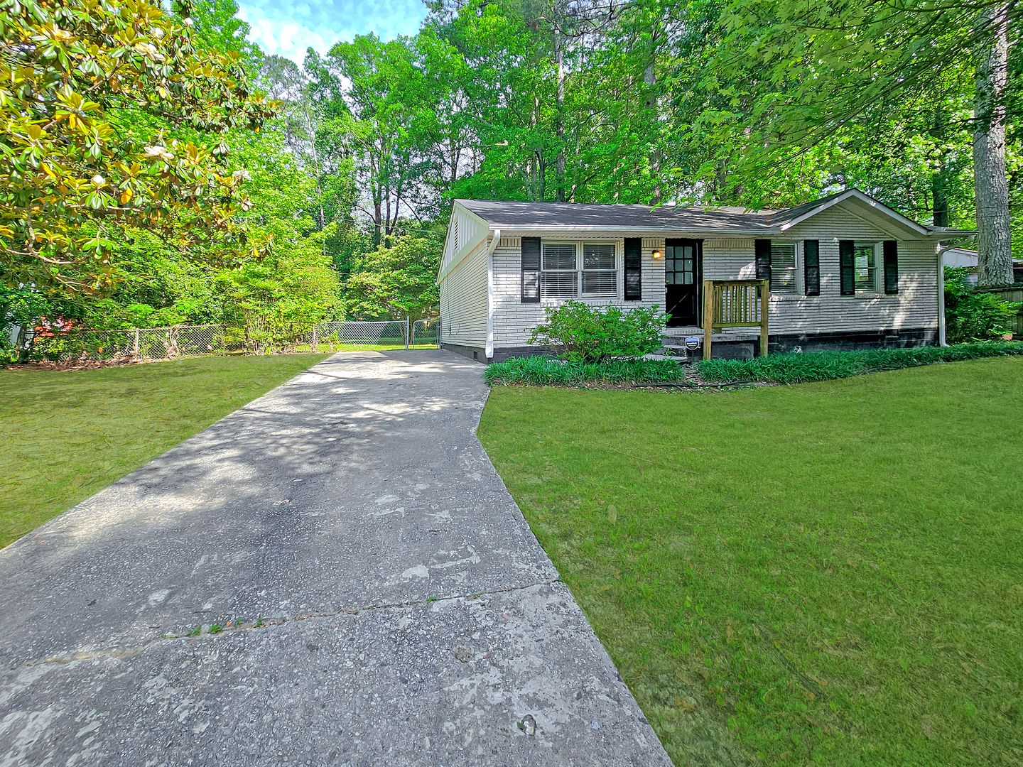 Jonesboro House: 8438 Stonewall Jackson Dr