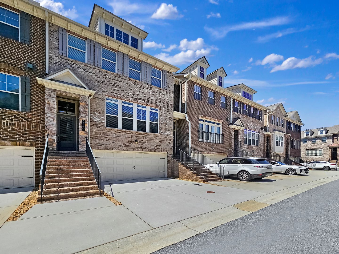 Brookhaven Townhome: 2142 Coventry Dr