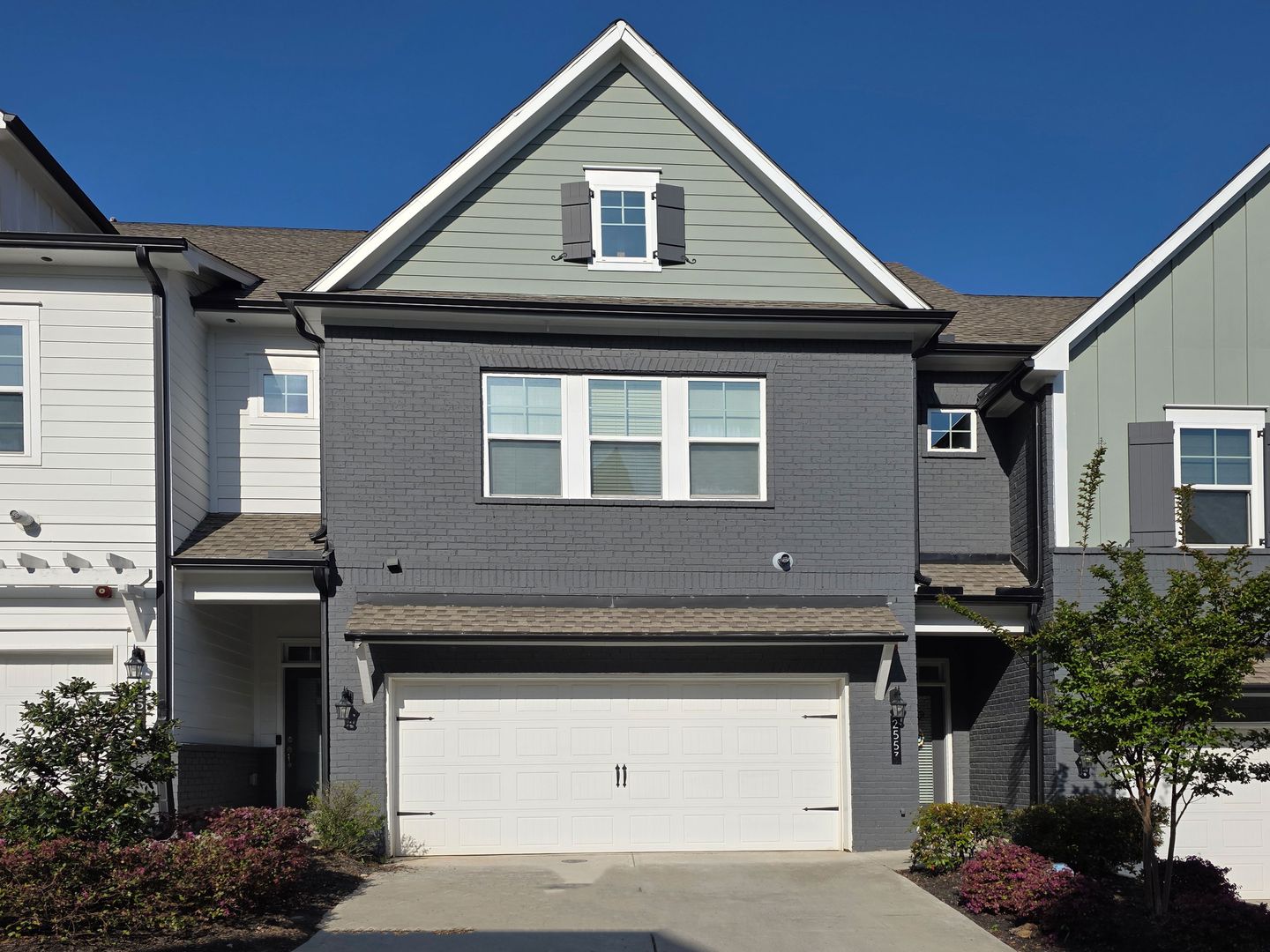 Smyrna Townhome: 2557 Oakbourne Ln