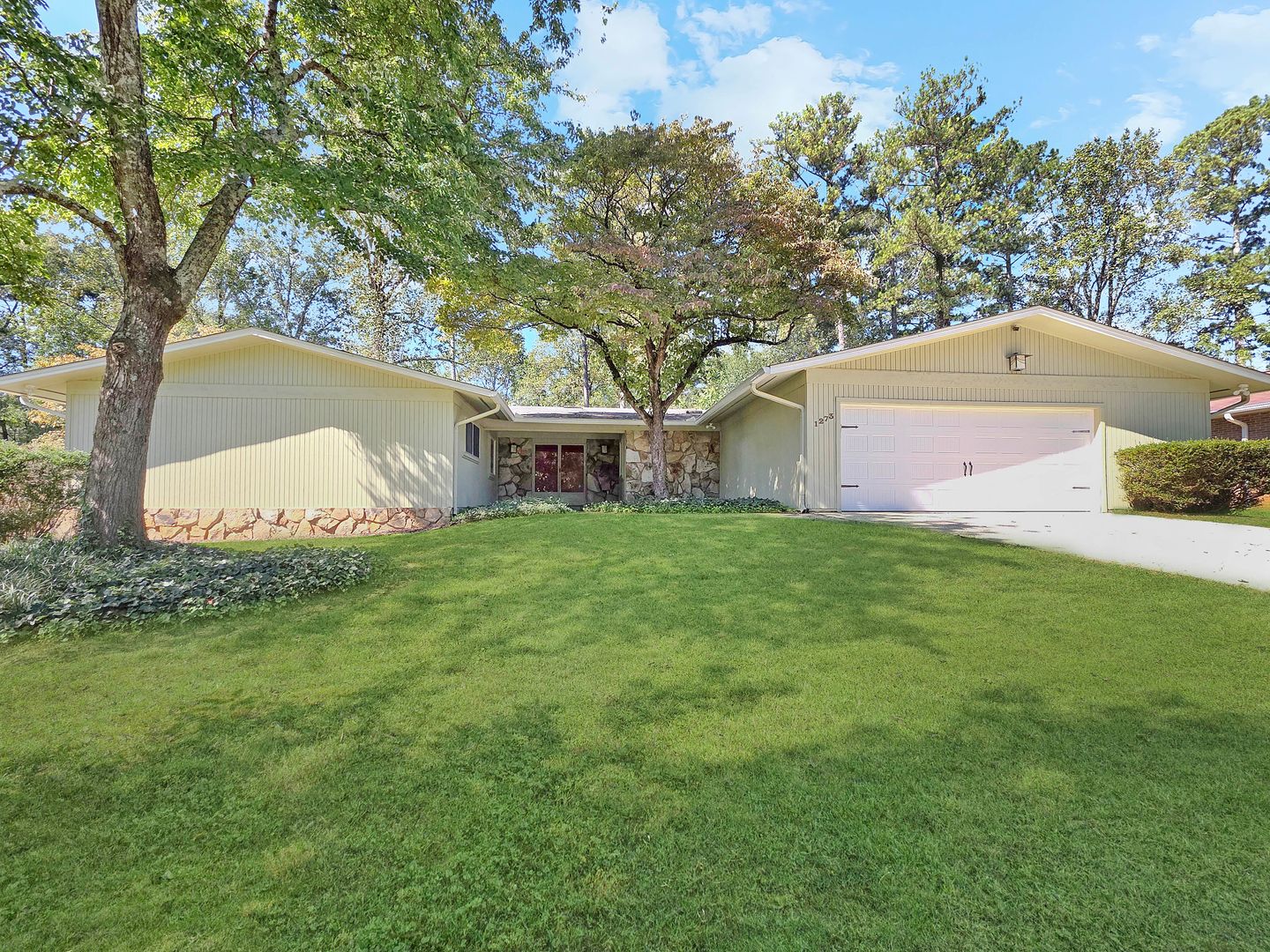 Marietta House: 1273 Murdock Rd