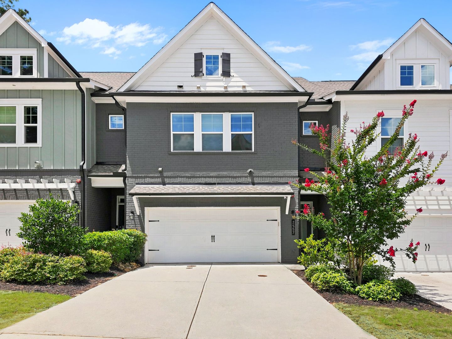 Smyrna Townhome: 2557 Oakbourne Ln