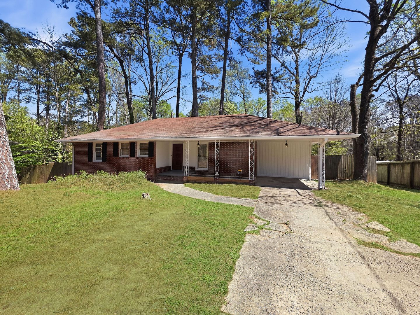 Marietta House: 228 Stoneybrook Dr