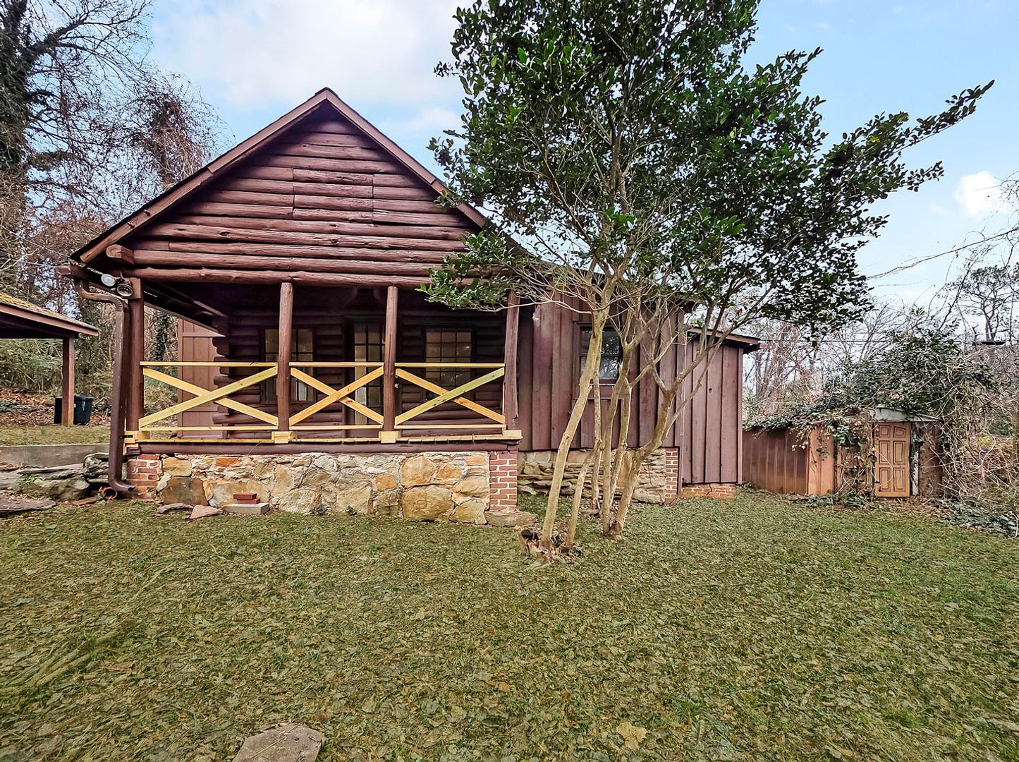 Atlanta House: 1424 Emory Rd NE