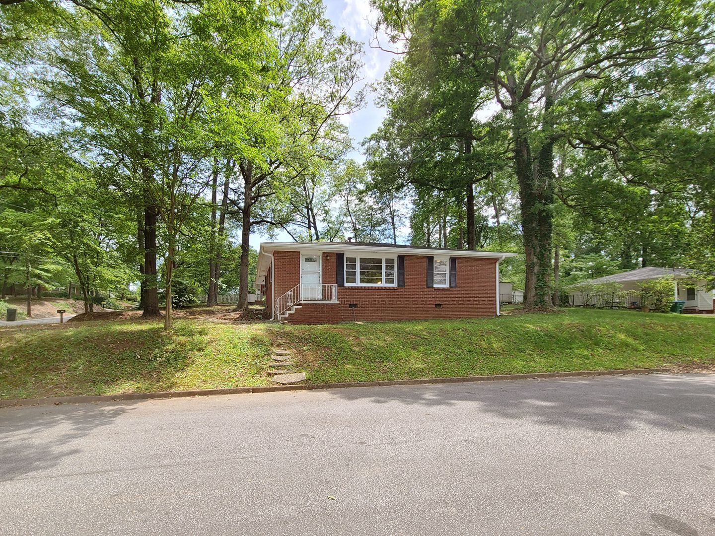 Hapeville House: 3225 Forrest Hills Dr