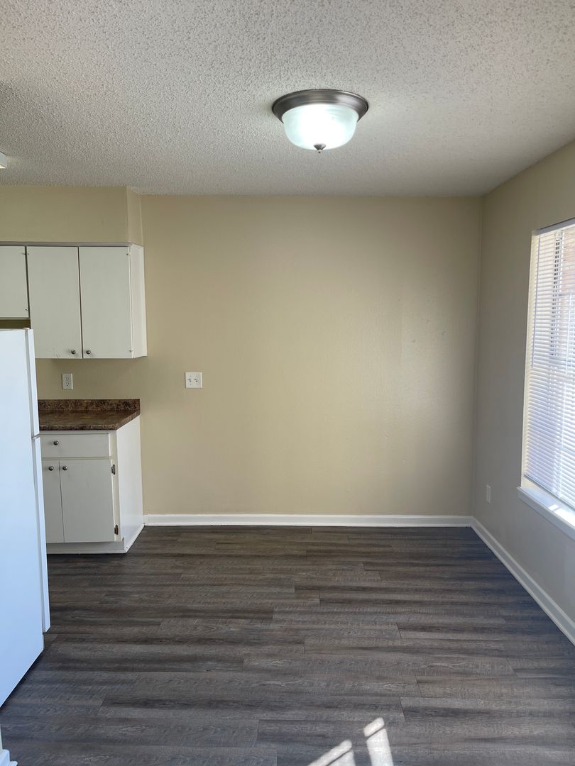 Texarkana Apartment: 2420 Linden Avenue