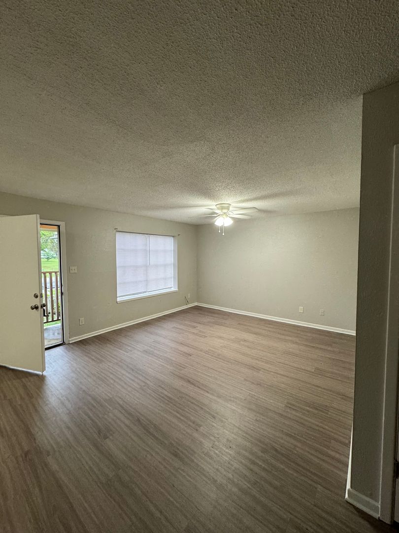 Texarkana Apartment: 2420 Linden Avenue