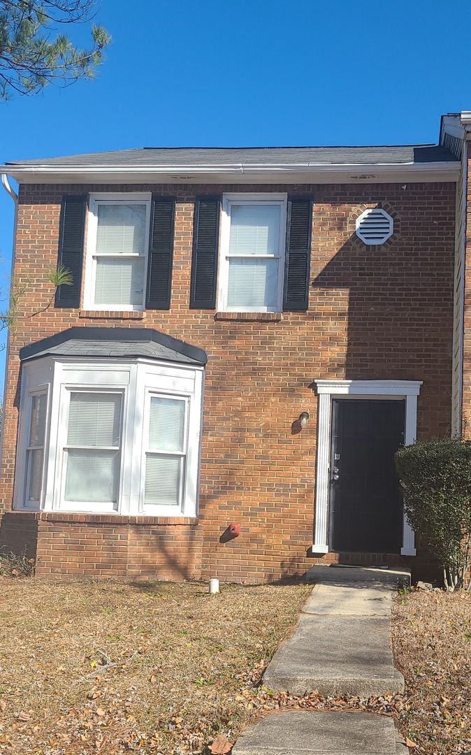 Riverdale Townhome: 8010 Woodlake Drive