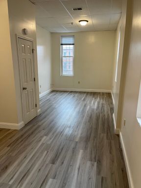 Urban Elegance in the Heart of Clarksburg: Your 1-Bedroom Haven