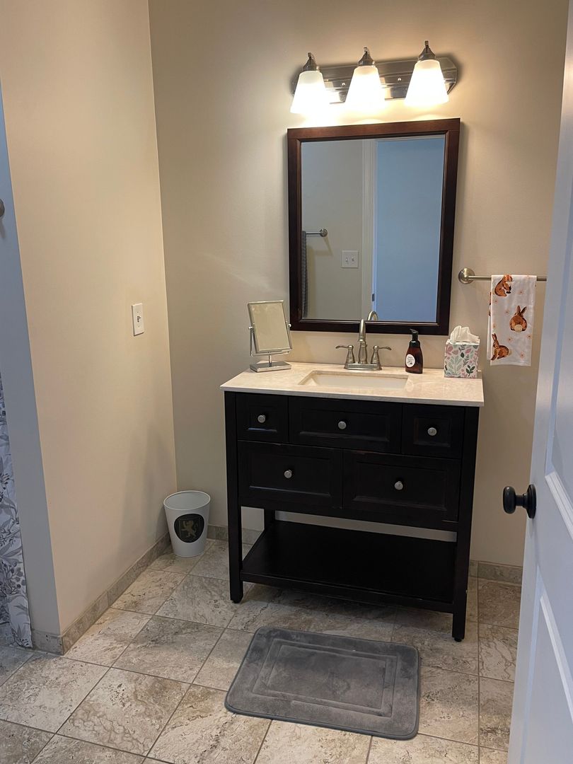 Clarksburg Apartment: 207 W Pike St