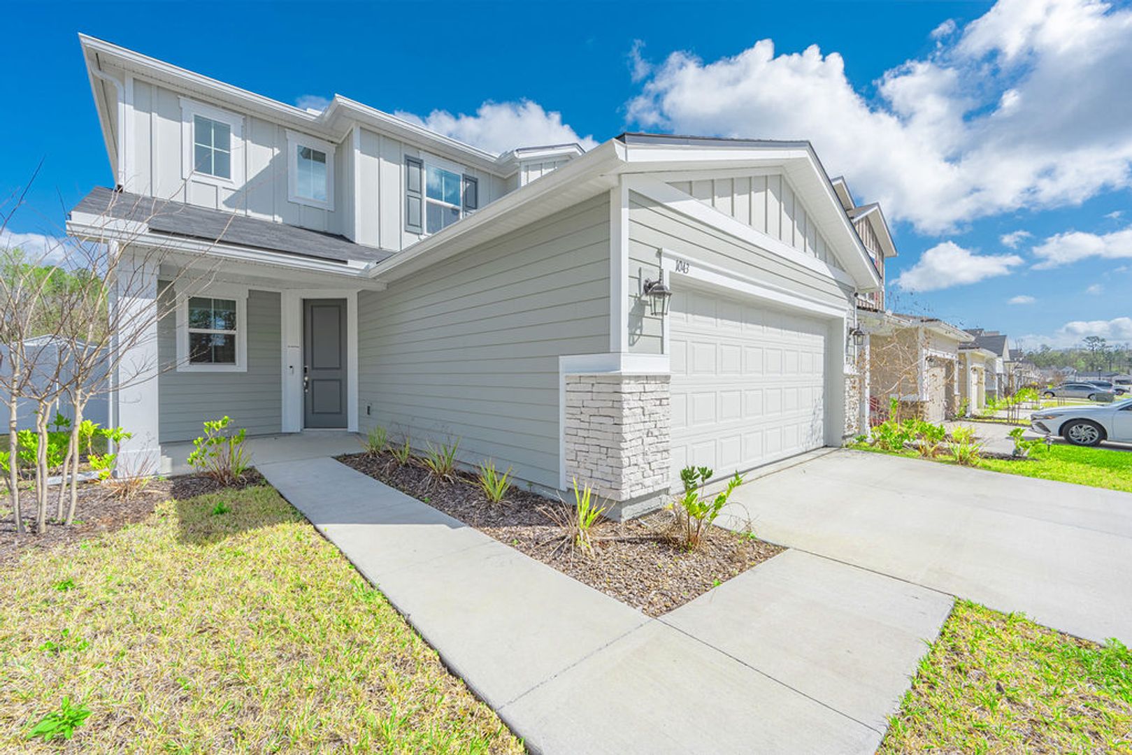 Jacksonville House: 1043 Cedar Slough Dr