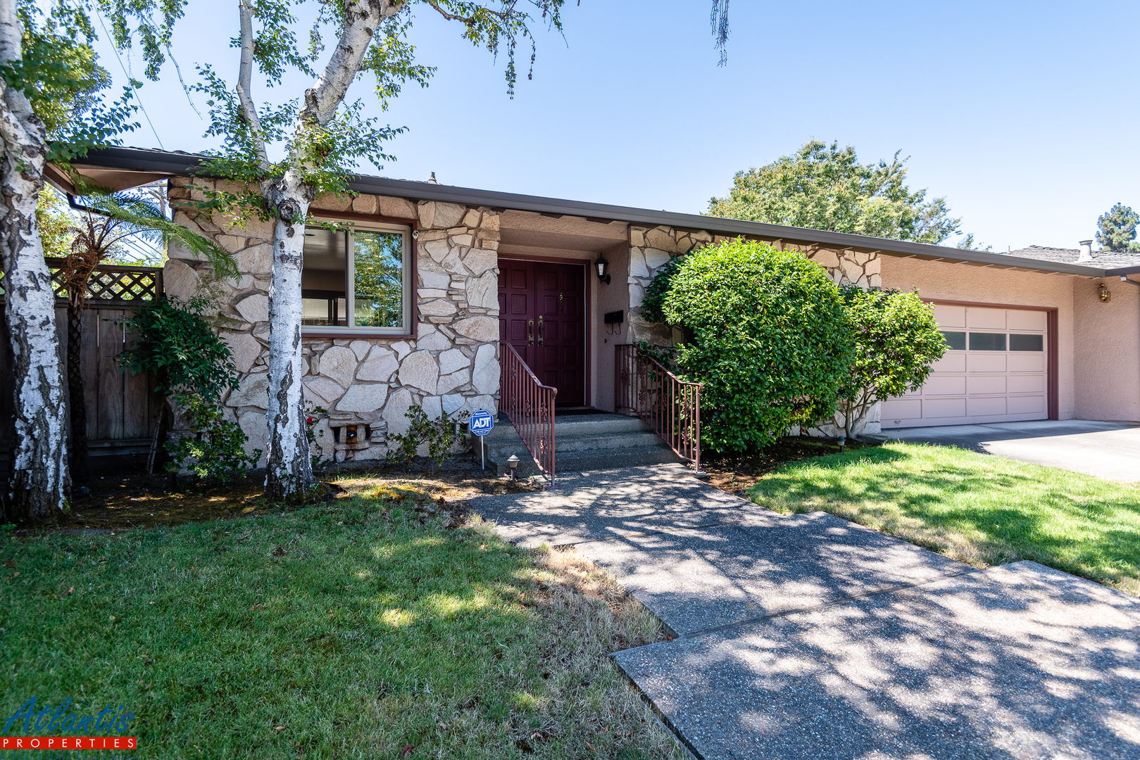 Mountain View Apartment: 901 Heatherstone Way