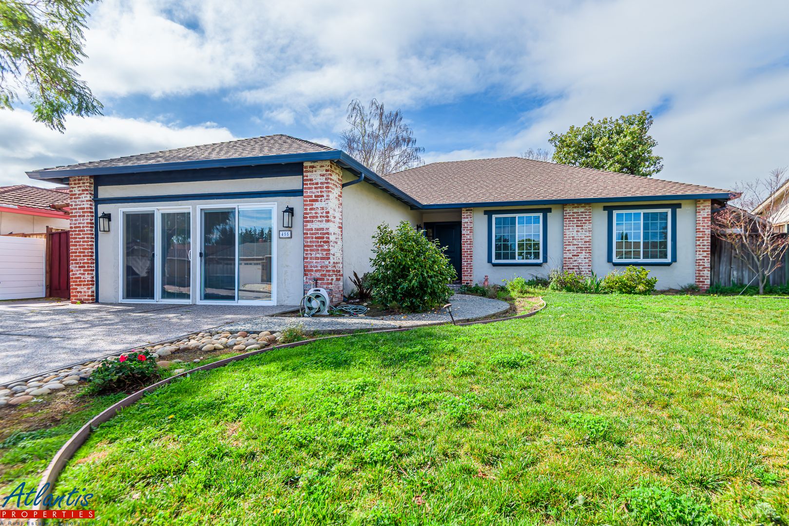Sunnyvale House: 455  Liquidambar Way