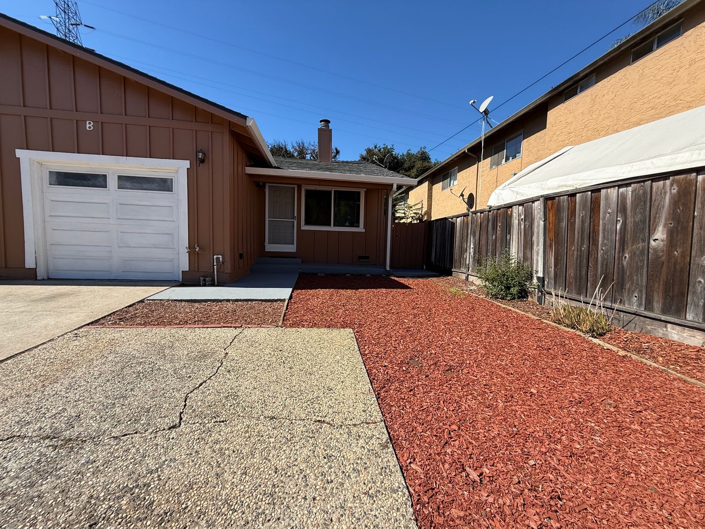 Morgan Hill Apartment: 16865 Barnell Ave