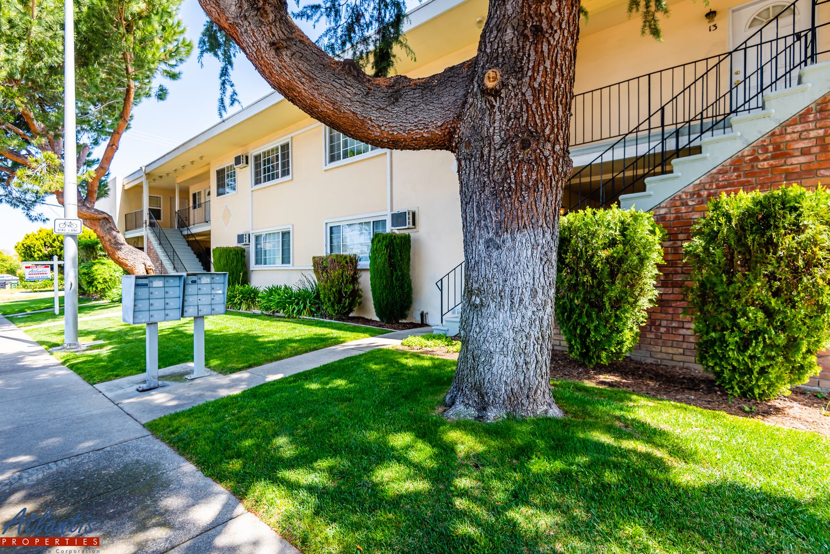 Santa Clara Apartment: 935 Pomeroy Ave