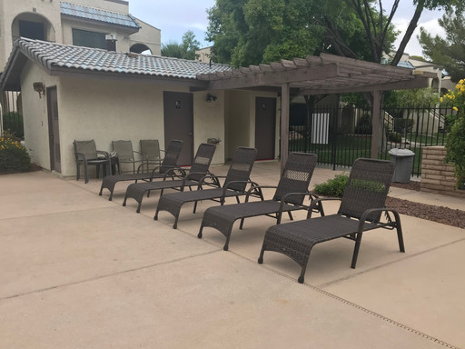 2 Bedroom 2 Bath Condo Rainbow/Oakey – photo 1