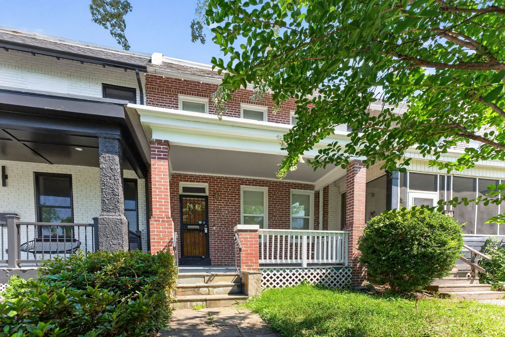 Washington House: 745 Irving St NW