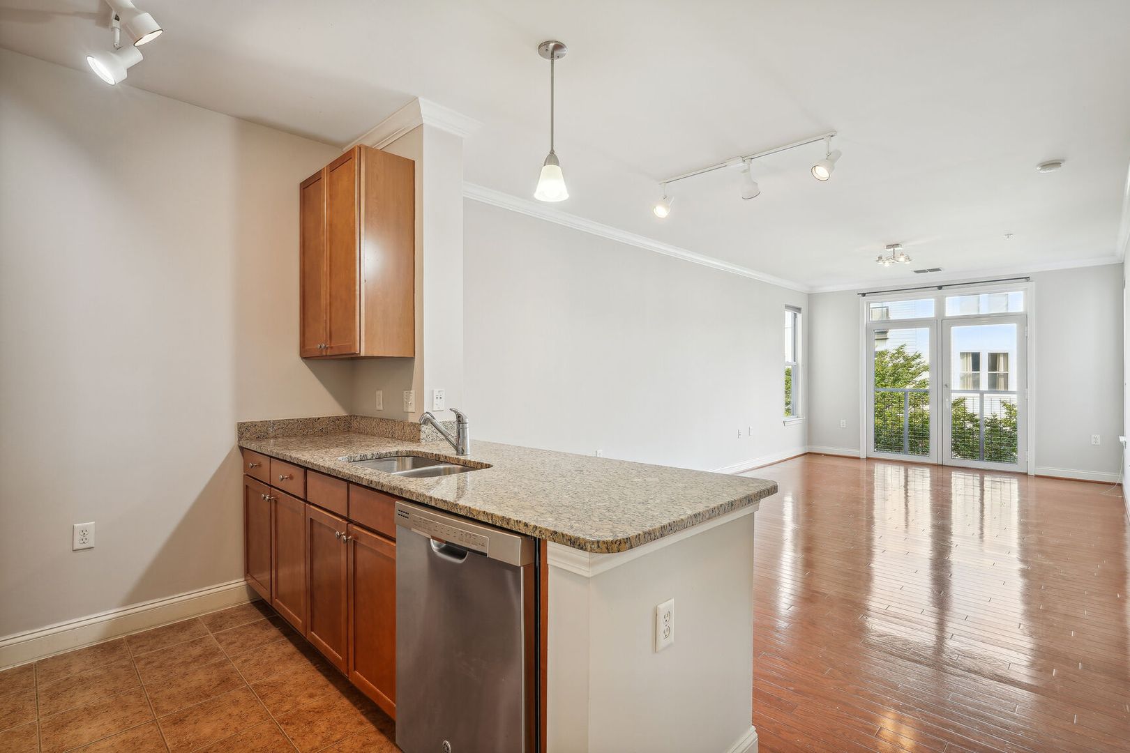 Washington Condo: 1391 Pennsylvania Ave SE